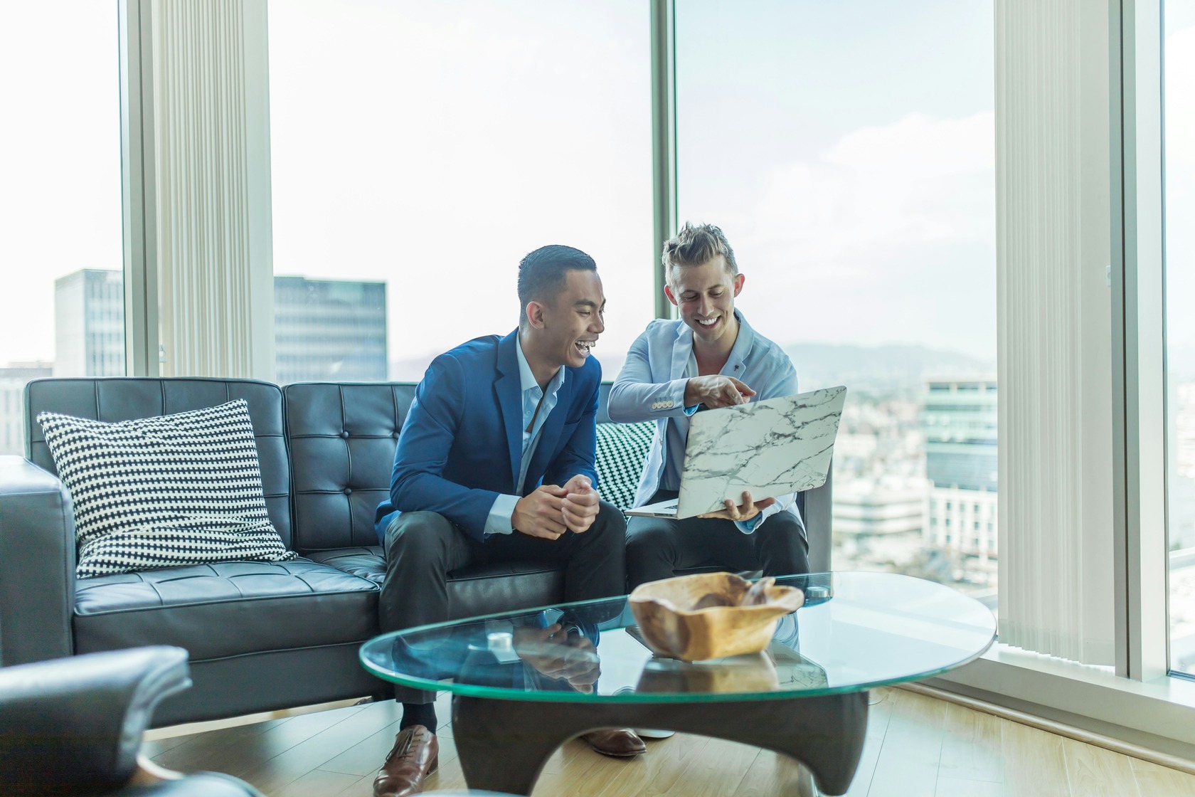 Performance Marketing vs. Traditional Marketing: What Works Today?